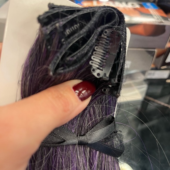 NIB 6 pc color extension set 23” clip ins in berry sorbet. - Picture 3 of 4